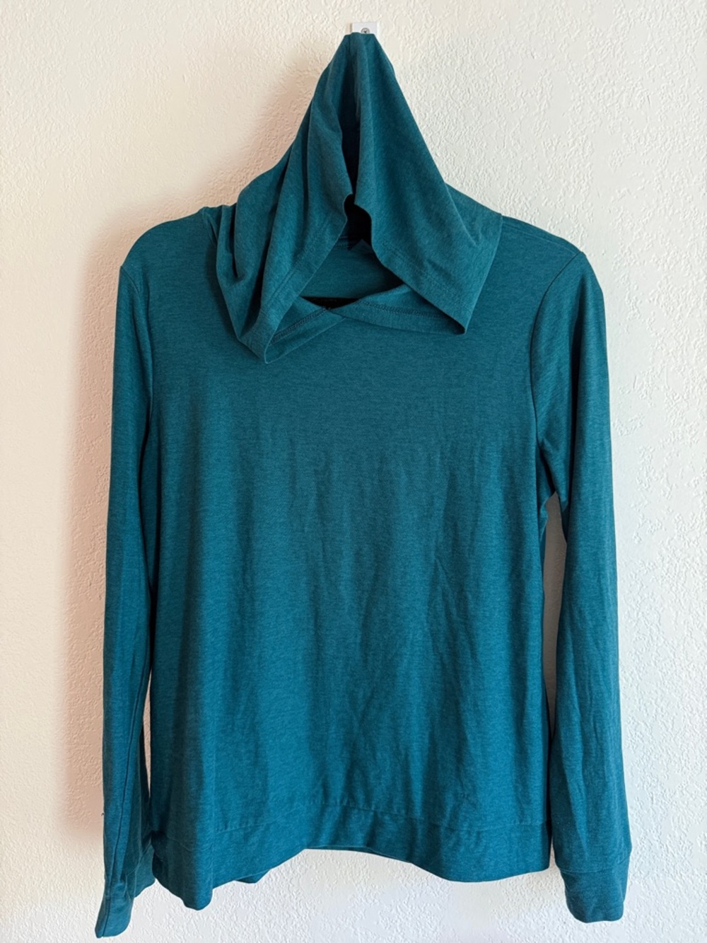 Beyond Yoga Hooded Thin Long Sleeve Top